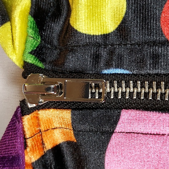 Dolls Kill Club Exx Rainbow Hearts Velour Cropped Zip Up Hoodie Jacket Size M - Picture 5 of 8